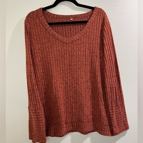 Women’s Boho Textured Sweater in size M - rust color - Picture 6 of 7